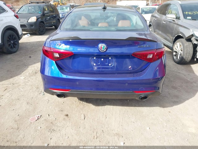 Alfa Romeo Giulia Awd
