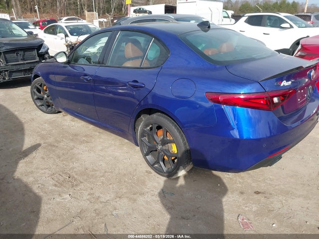 Alfa Romeo Giulia Awd