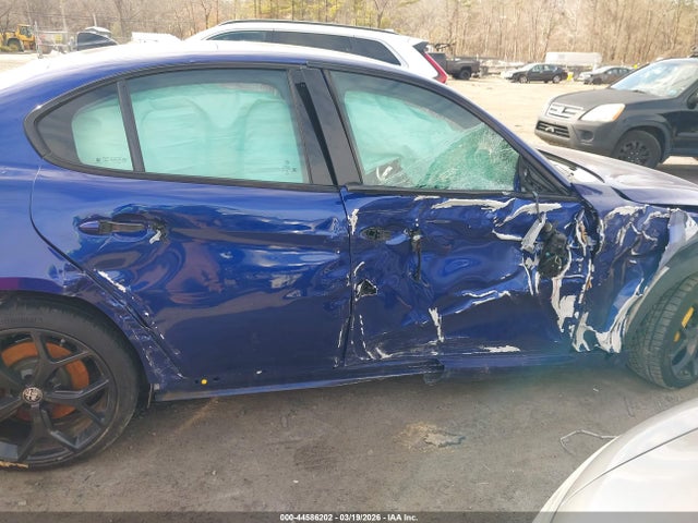 Alfa Romeo Giulia Awd