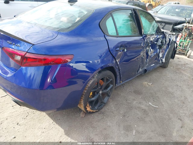 Alfa Romeo Giulia Awd