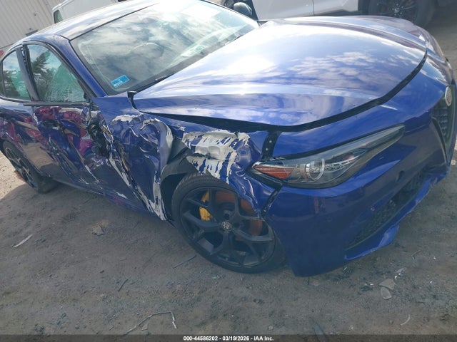 Salvage Alfa Romeo Giulia Image