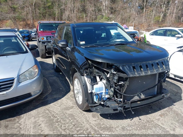 Salvage Mitsubishi Outlander Image