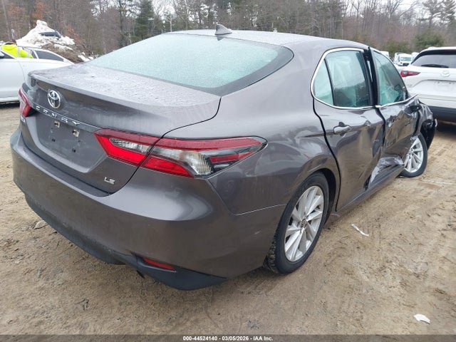Toyota Camry Le