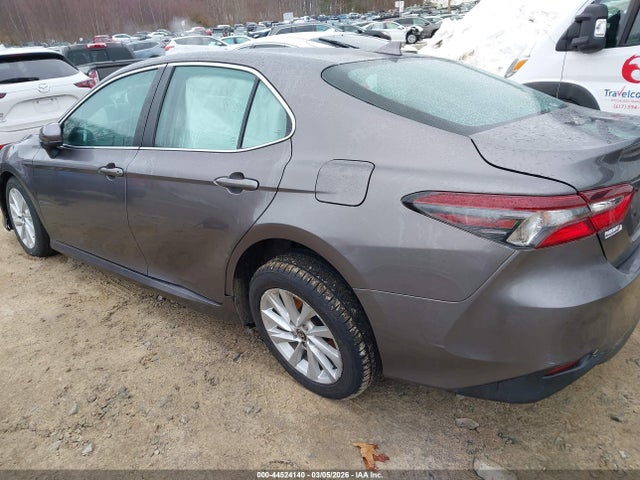 Toyota Camry Le