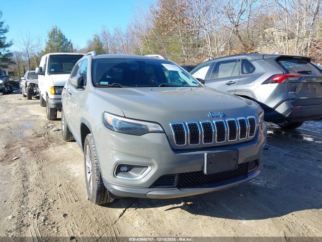 Salvage Jeep Cherokee Image