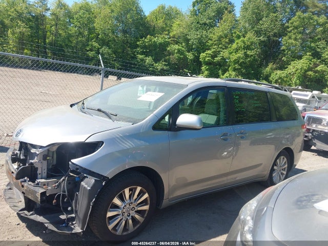 Toyota Sienna Xle