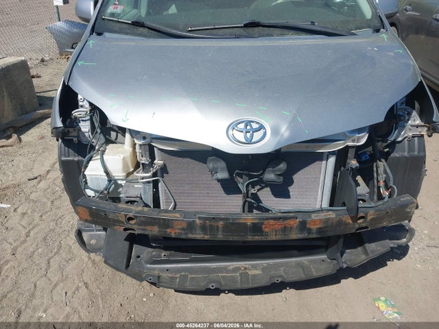 Toyota Sienna Xle