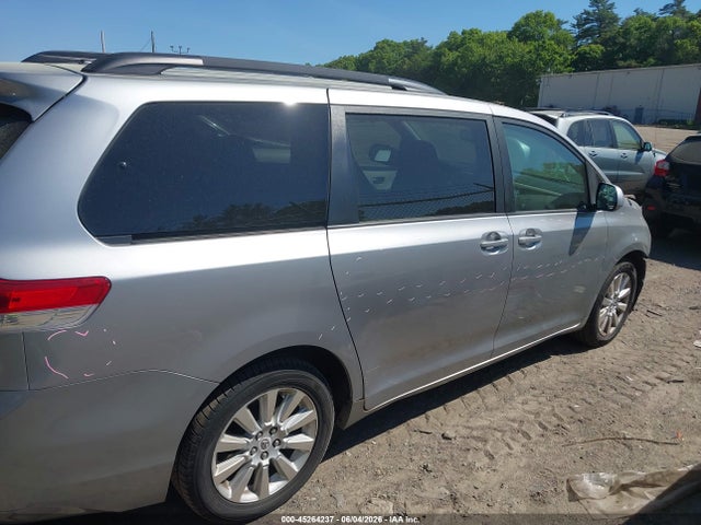 Toyota Sienna Xle