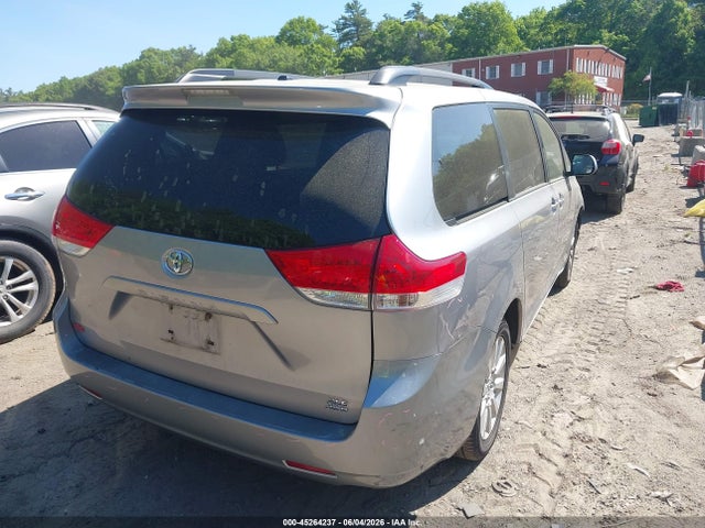 Toyota Sienna Xle
