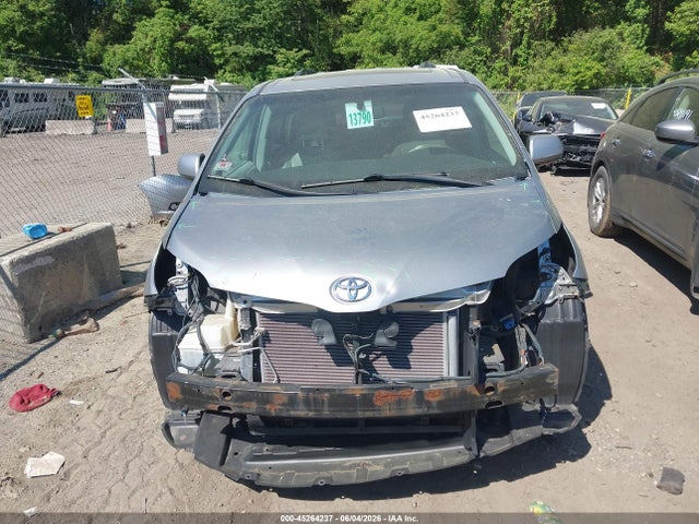 Toyota Sienna Xle