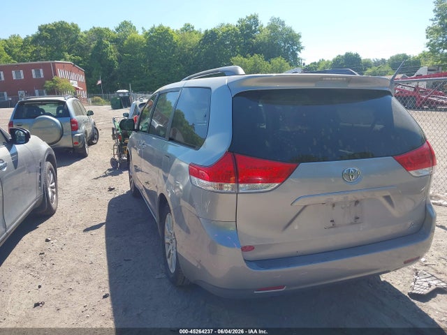 Toyota Sienna Xle