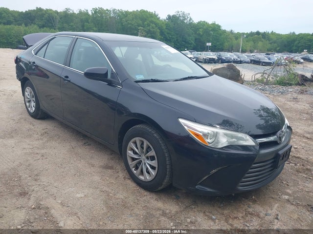 Salvage Toyota Camry Image