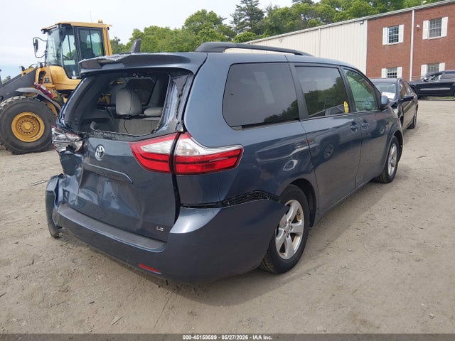 Toyota Sienna Le 8 Passenger