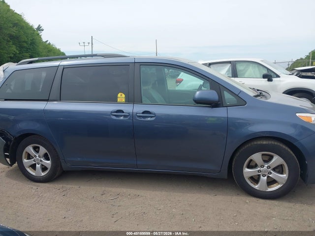 Toyota Sienna Le 8 Passenger