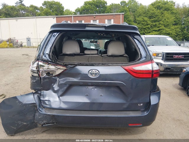 Toyota Sienna Le 8 Passenger