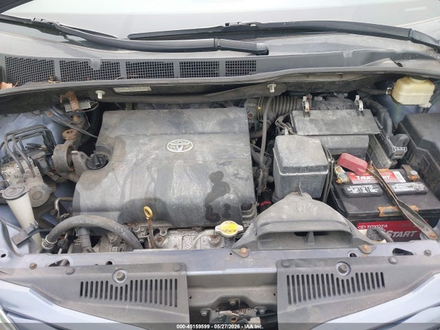 Toyota Sienna Le 8 Passenger