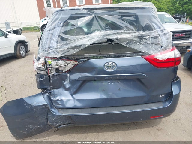 Toyota Sienna Le 8 Passenger