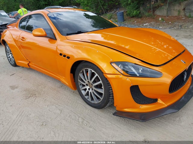 Salvage Maserati GranTurismo Image