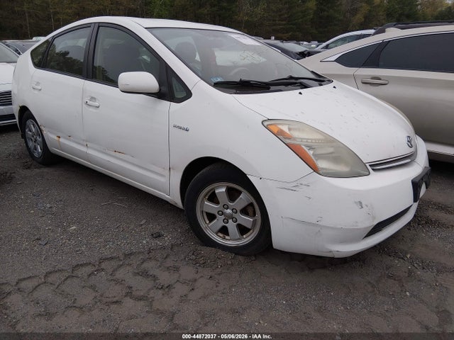 Salvage Toyota Prius Image