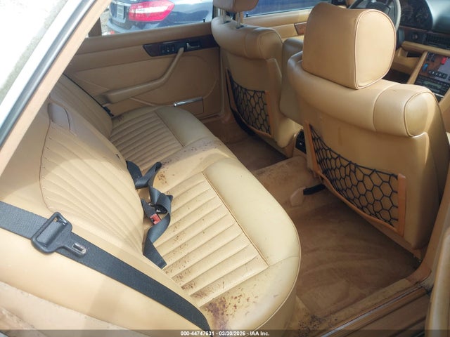 Mercedes-Benz 560 Sel