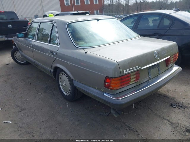 Mercedes-Benz 560 Sel