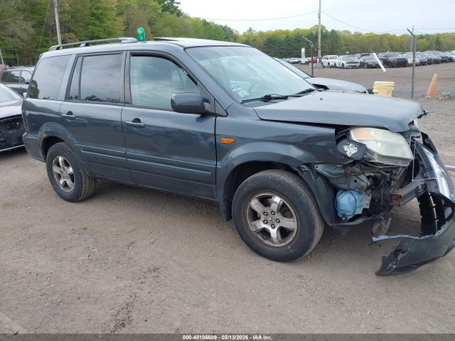 Salvage Honda Pilot Image