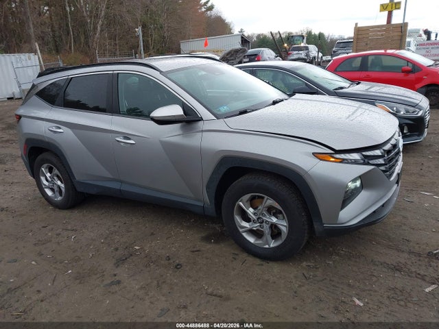 Salvage Hyundai TUCSON Image