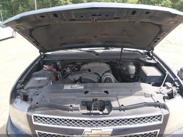 Chevrolet Suburban 1500 Ltz