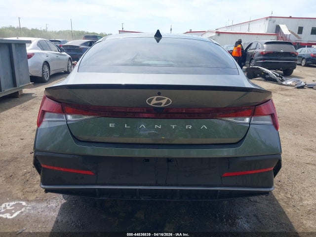 Hyundai ELANTRA Sel Sport