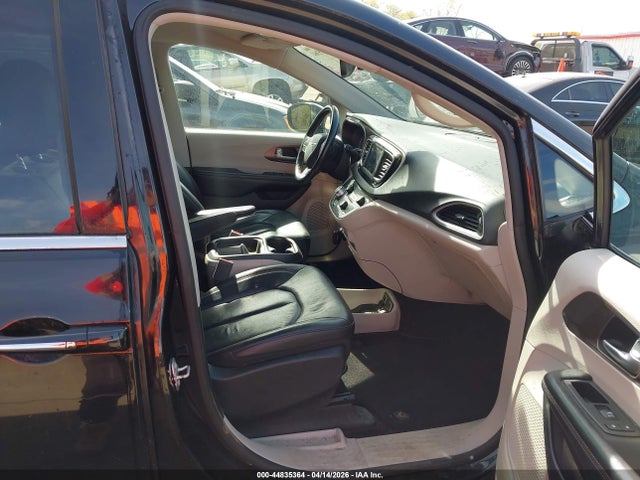Chrysler Pacifica Touring L