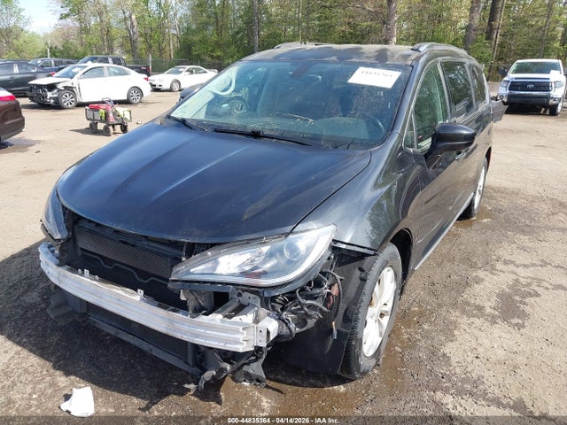 Chrysler Pacifica Touring L