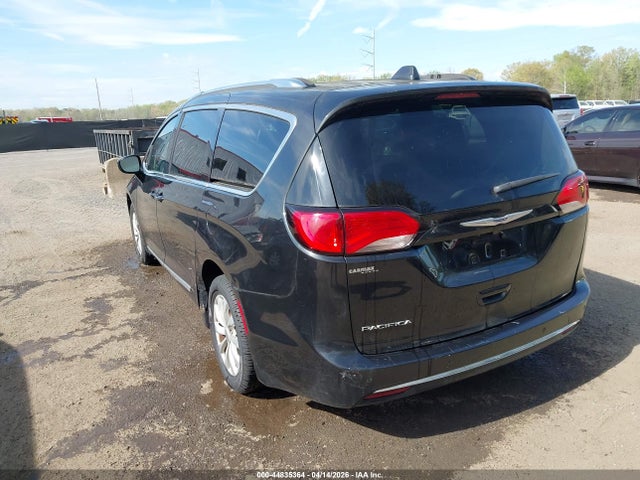 Chrysler Pacifica Touring L