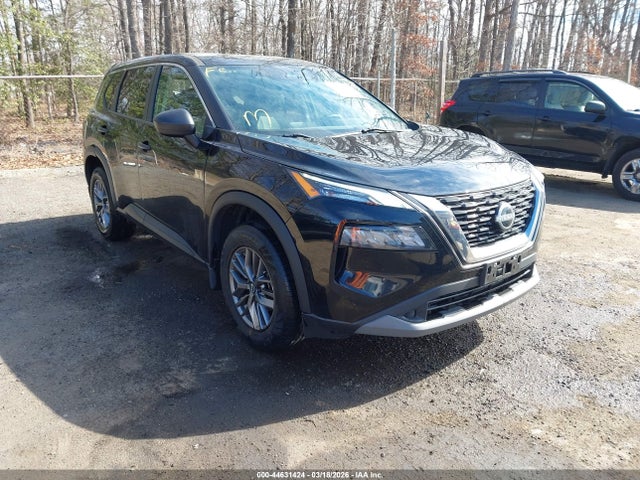 Salvage Nissan Rogue Image