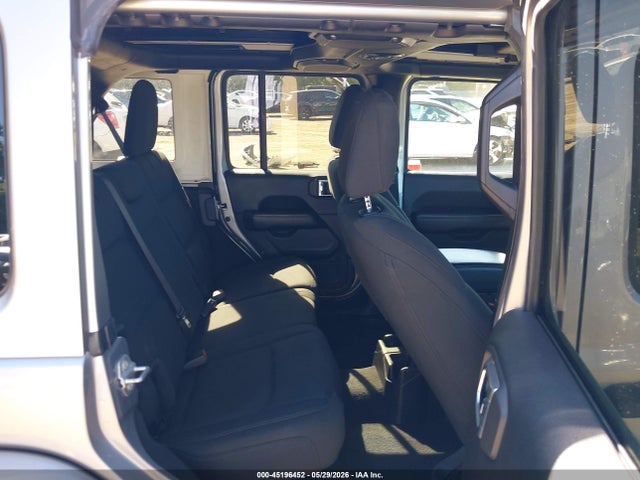 Jeep Wrangler Sahara 4x4