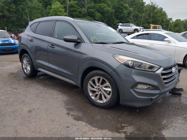 Salvage Hyundai TUCSON Image