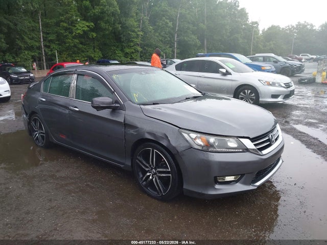 Salvage Honda Accord Image