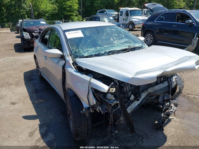 Salvage Nissan Altima Image