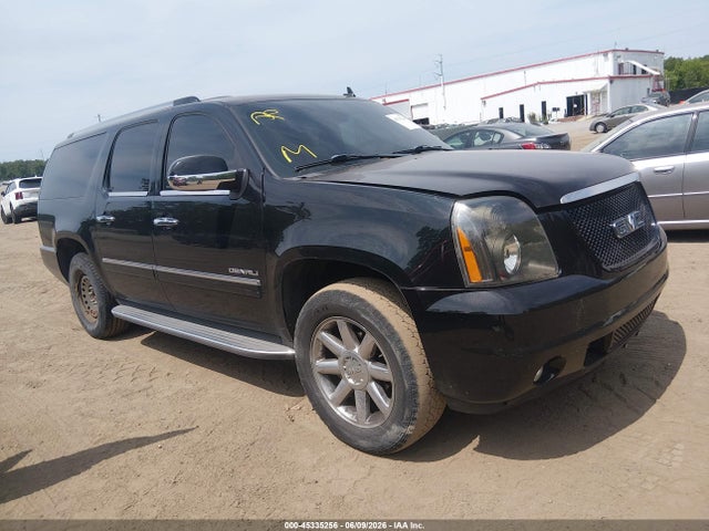Salvage GMC Yukon Image