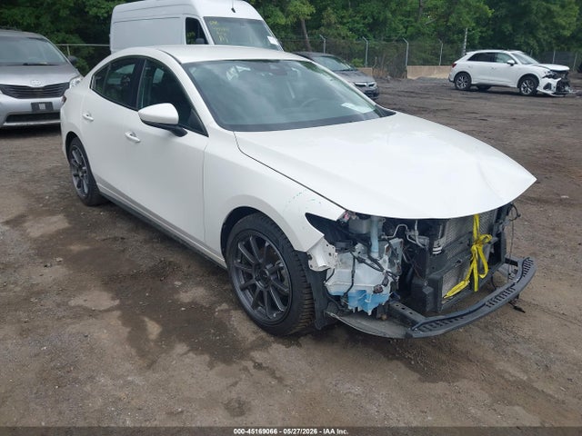 Salvage Mazda Mazda3 Image