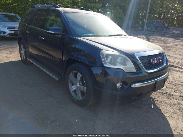 Salvage GMC Acadia Image