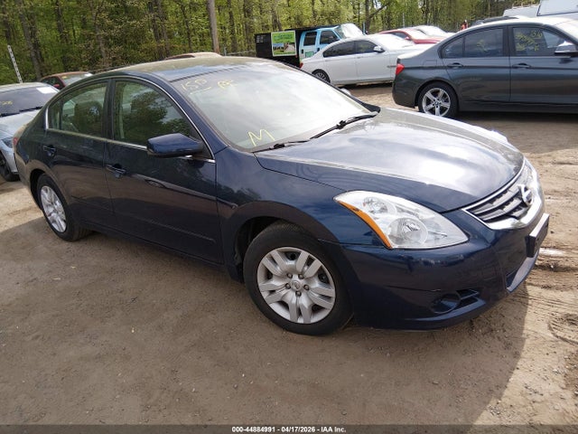 Salvage Nissan Altima Image