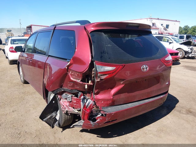 Toyota Sienna Xle 8 Passenger