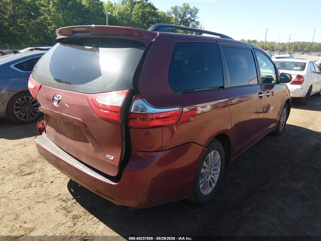 Toyota Sienna Xle 8 Passenger