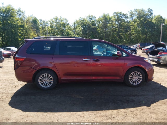 Toyota Sienna Xle 8 Passenger