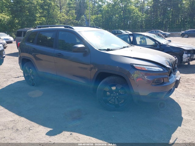 Salvage Jeep Cherokee Image