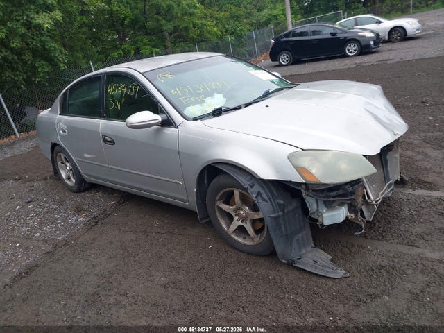 Salvage Nissan Altima Image