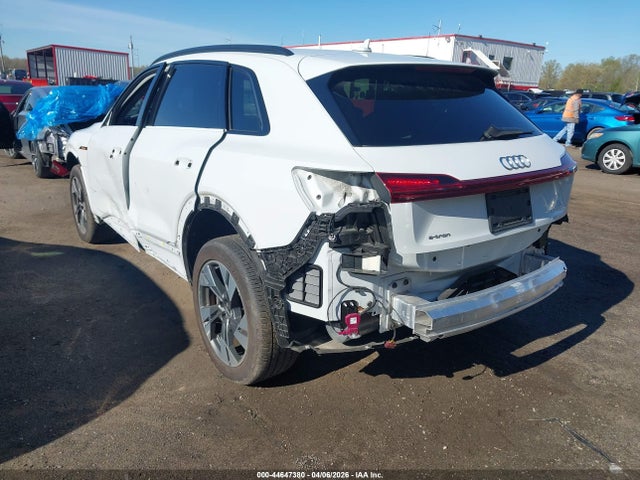 Audi e-tron Premium Quattro