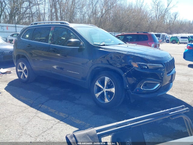 Salvage Jeep Cherokee Image