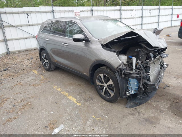 Salvage Kia Sorento Image