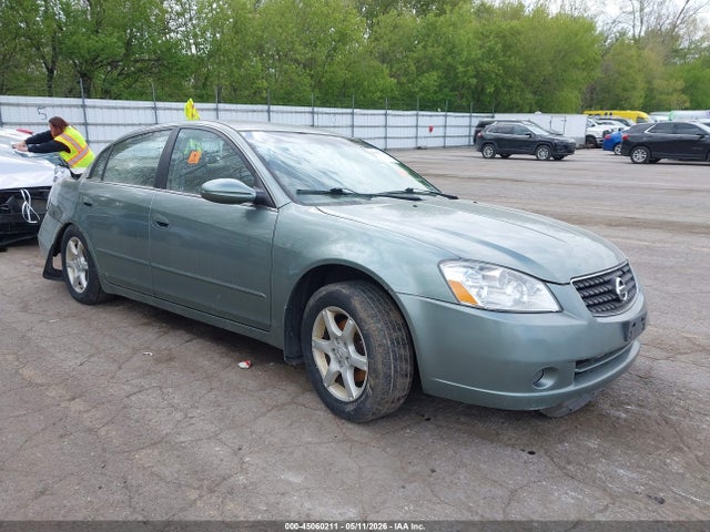 Salvage Nissan Altima Image